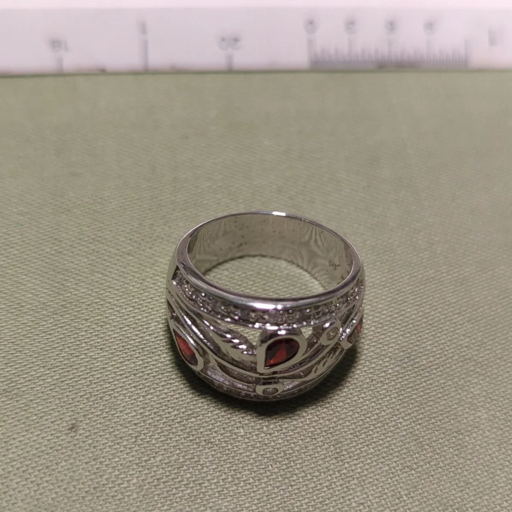 Vintage Sterling Silver Red Gem Ring - Picture 3 of 5